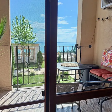 Апартамент Piekny Apartament Z Widokiem Na Morze Bulgaria Елените